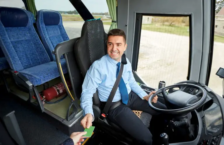 how-much-do-school-bus-drivers-make-in-a-year-bizfluent