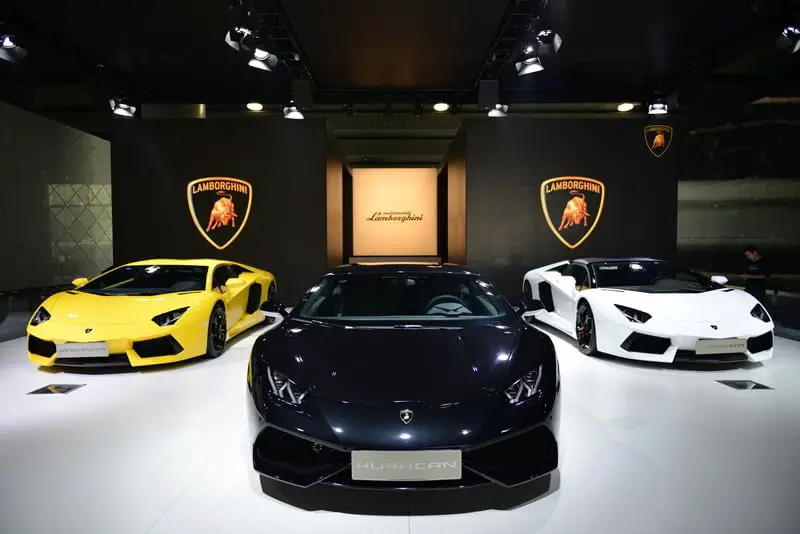 Are Lamborghinis Manual Or Automatic? - Vehicle Help