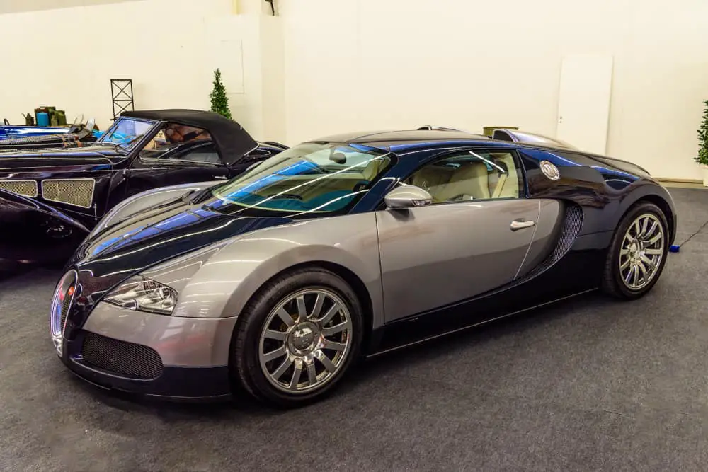 Bugatti инструкция. How much money the Bugatti Chiron.