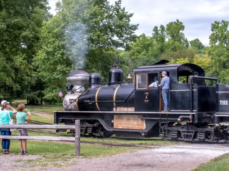 How Do Trains Turn Around? (5 Ways) Vehicle Help