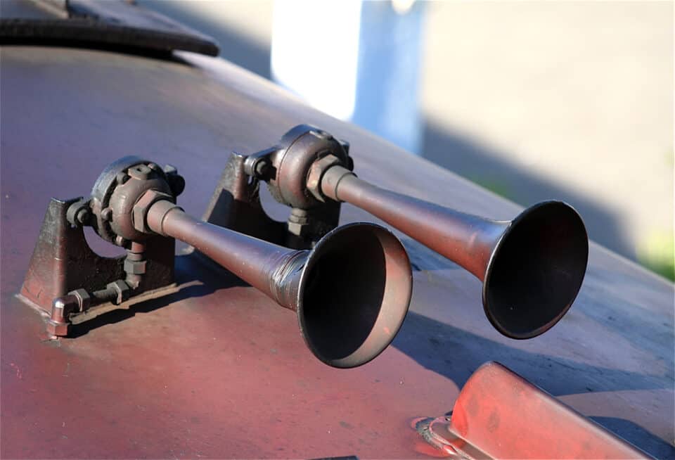 Why Do Trains Blow Their Horns? (Explained) Vehicle Help